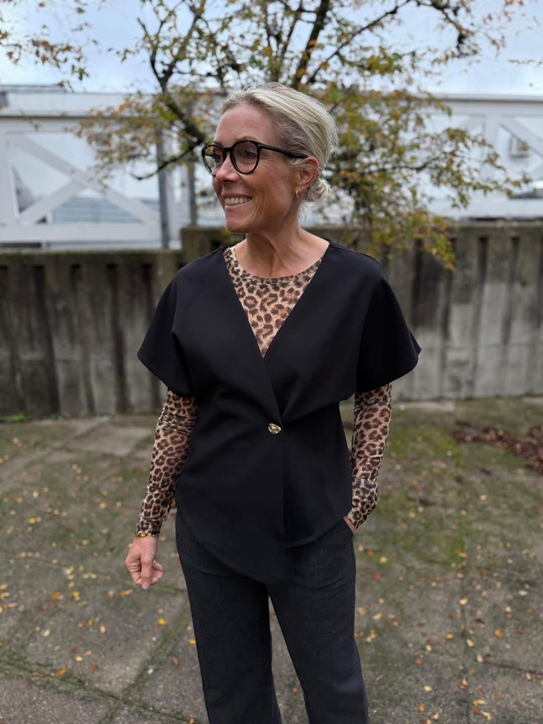 VMSONJA Top - Black